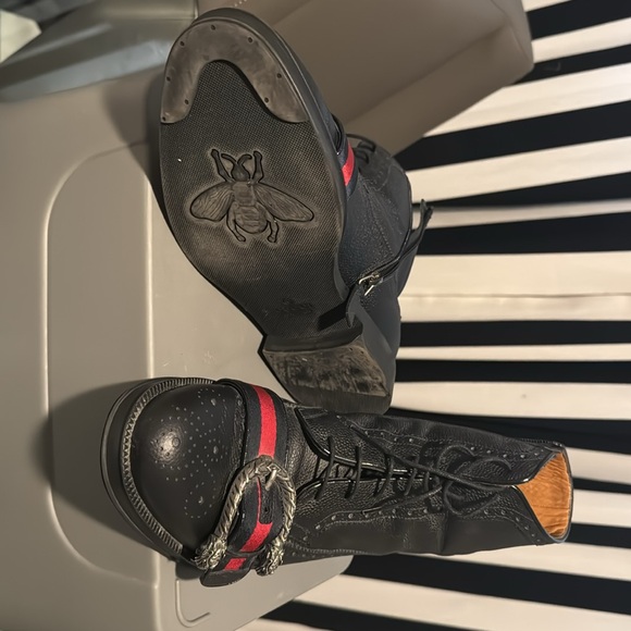 GUCCI, Black leather boots with side zipper, buckle on top Gucci dragon, size 9 - Picture 5 of 6
